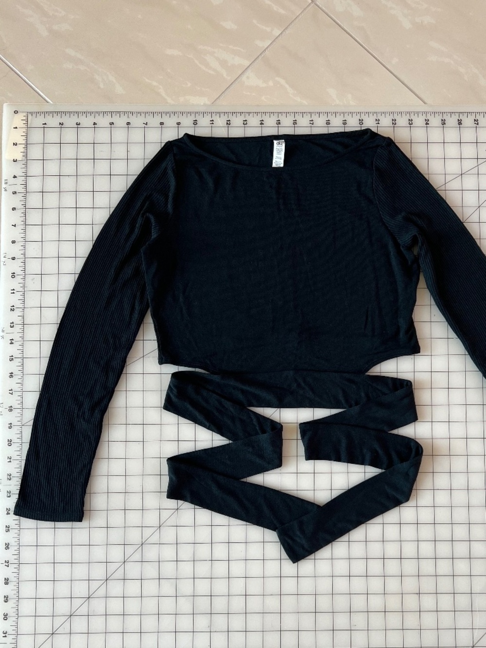 #2933 Alo Yoga Barre Long-Sleeve Tie-Waist Black Crop Top L
